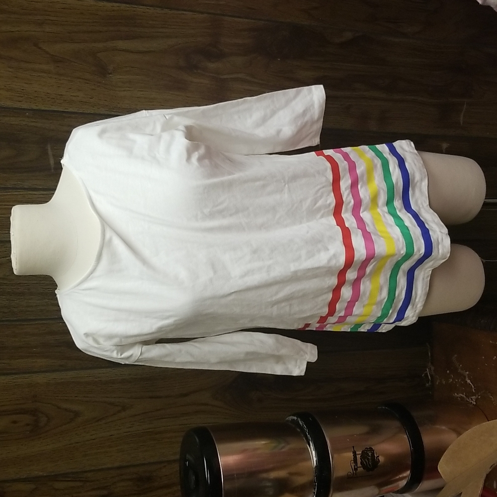 White tee w rainbow trim